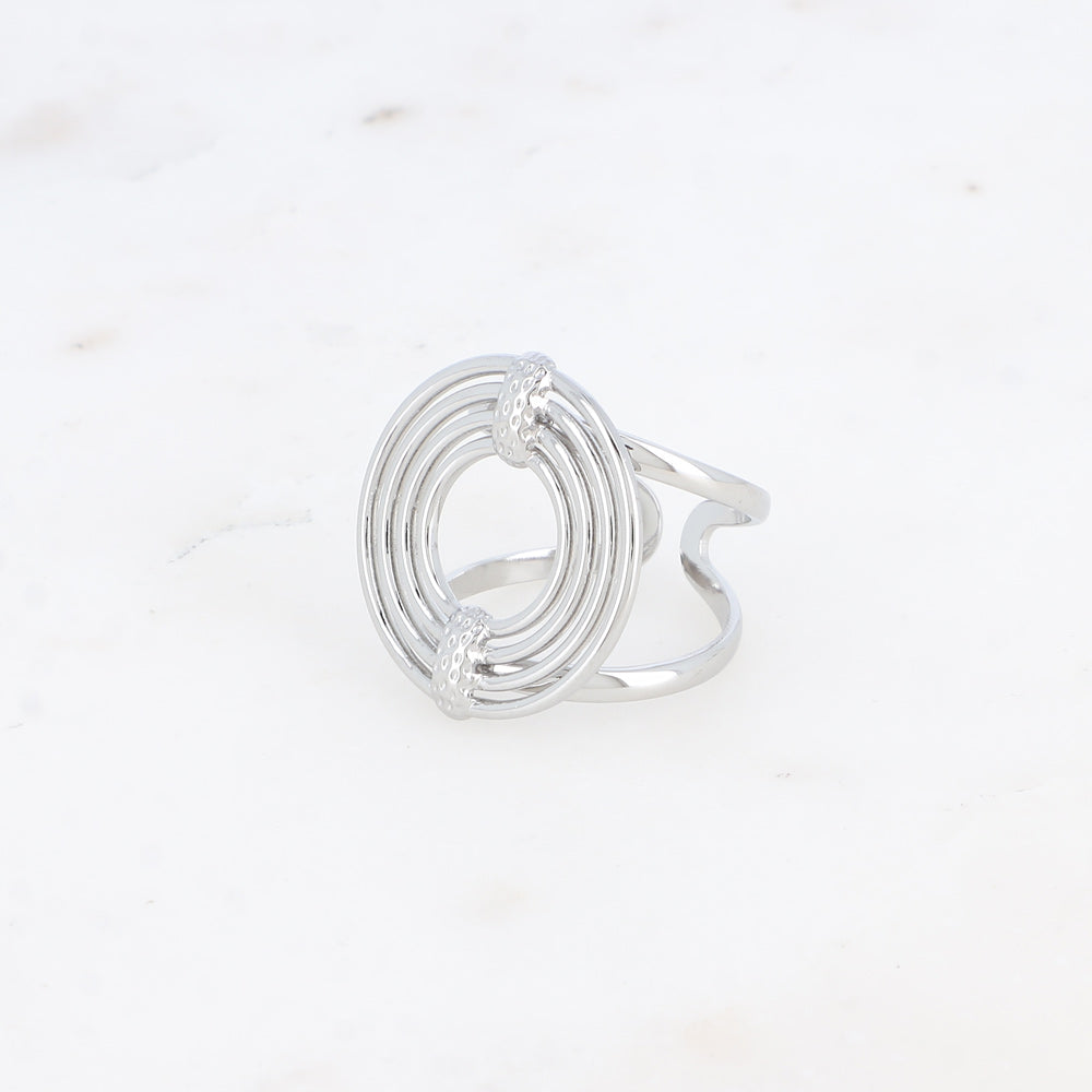 BAGUE - 4 ANNEAUX RONDS ET BARRES MARTELÉES