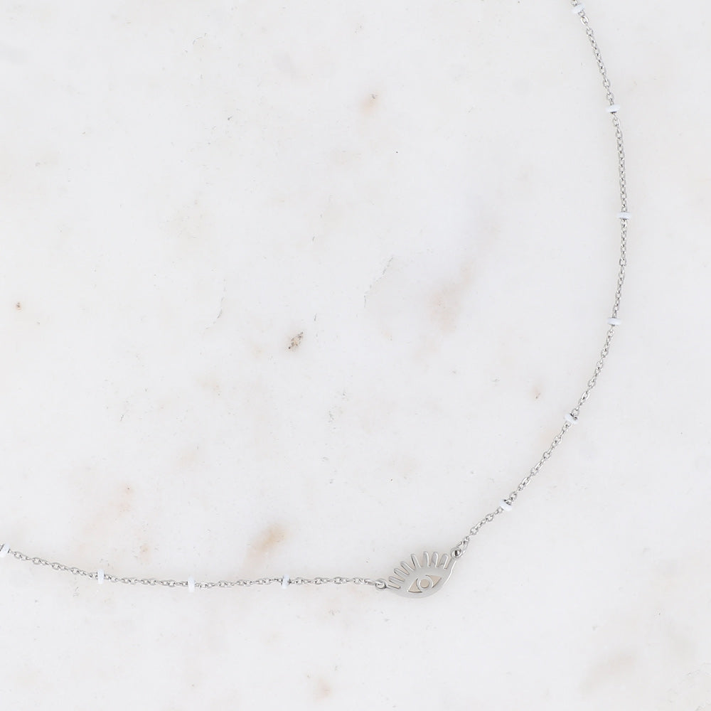 COLLIER - TOUCHES EN ÉMAIL ET PENDENTIF OEIL AJOURÉ