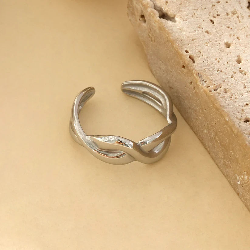 BAGUE ENTRELACE