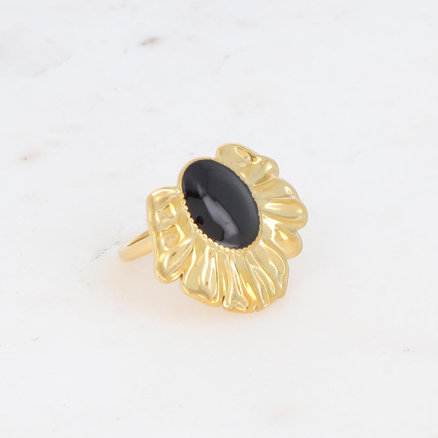 BAGUE AVEC FEUILLE / DIFFERENTES COULEURS