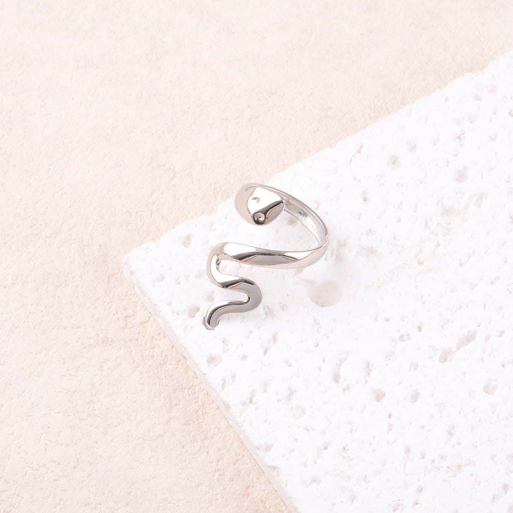BAGUE LISSE EN FORME DE SERPENT / DORE OU ARGENT