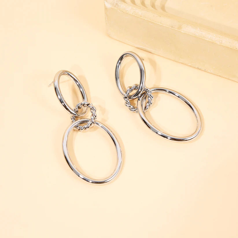 BOUCLES PENDANTES ANNEAUX ENTRELACES