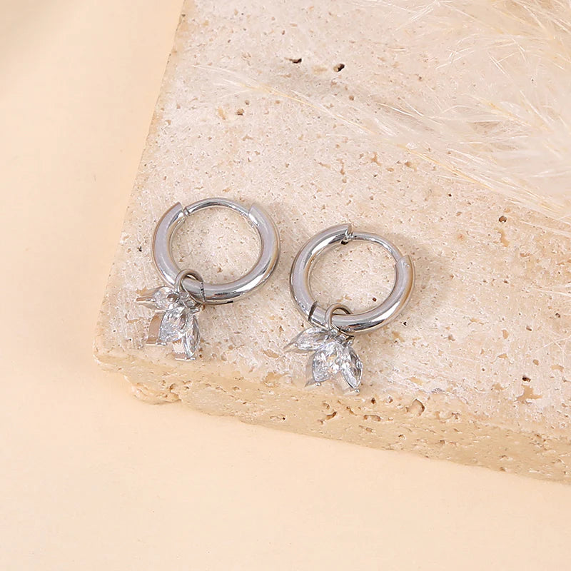 BOUCLES - MINI CREOLES AVEC STRASS
