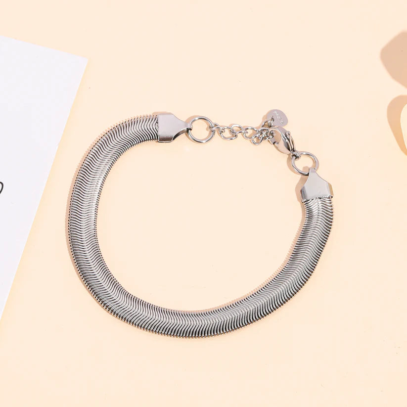 BRACELET A CHAINE PLATE / DORE OU ARGENT