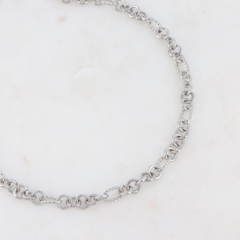 COLLIER EN JEU DE MAILLES, EFFET LISSE ET MARTELE