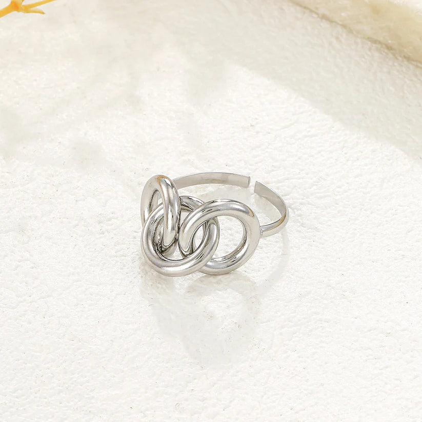 BAGUE ANNEAUX ENTRELACES