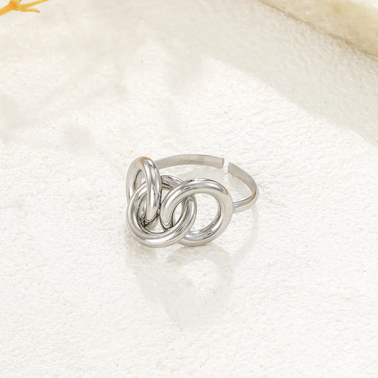 BAGUE ANNEAUX ENTRELACES