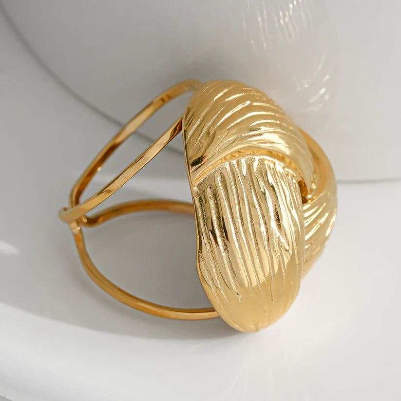 BAGUE LARGE BANDES CROISEES / DORE OU ARGENT