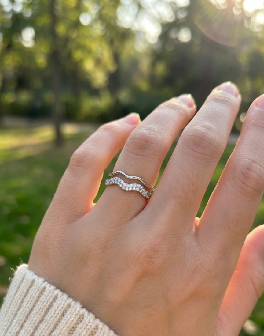BAGUE ONDULEE / DORE OU ARGENT