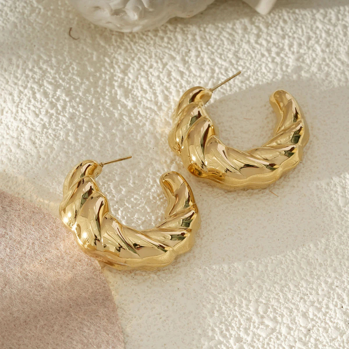 BOUCLES CREOLES DESIGN TORSADE ET SCULPTE