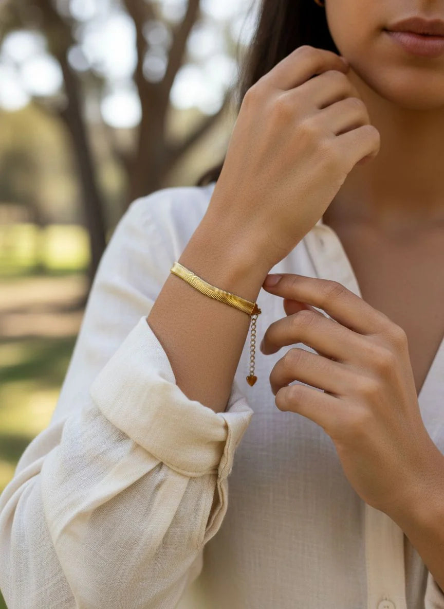 BRACELET A CHAINE PLATE / DORE OU ARGENT
