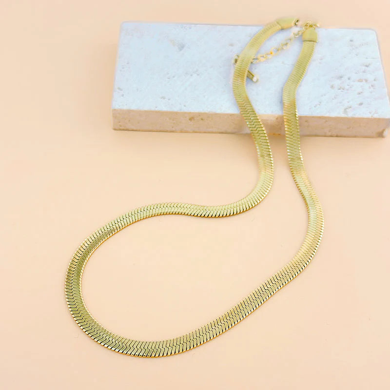 COLLIER DORE CHAINE PLATE SEPRENT