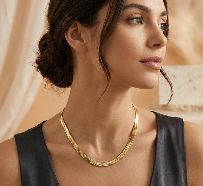 COLLIER DORE CHAINE PLATE SEPRENT