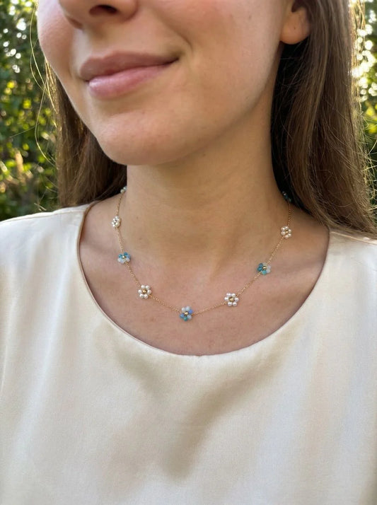 COLLIER FLEUR EN CRISTAUX DE COULEURS